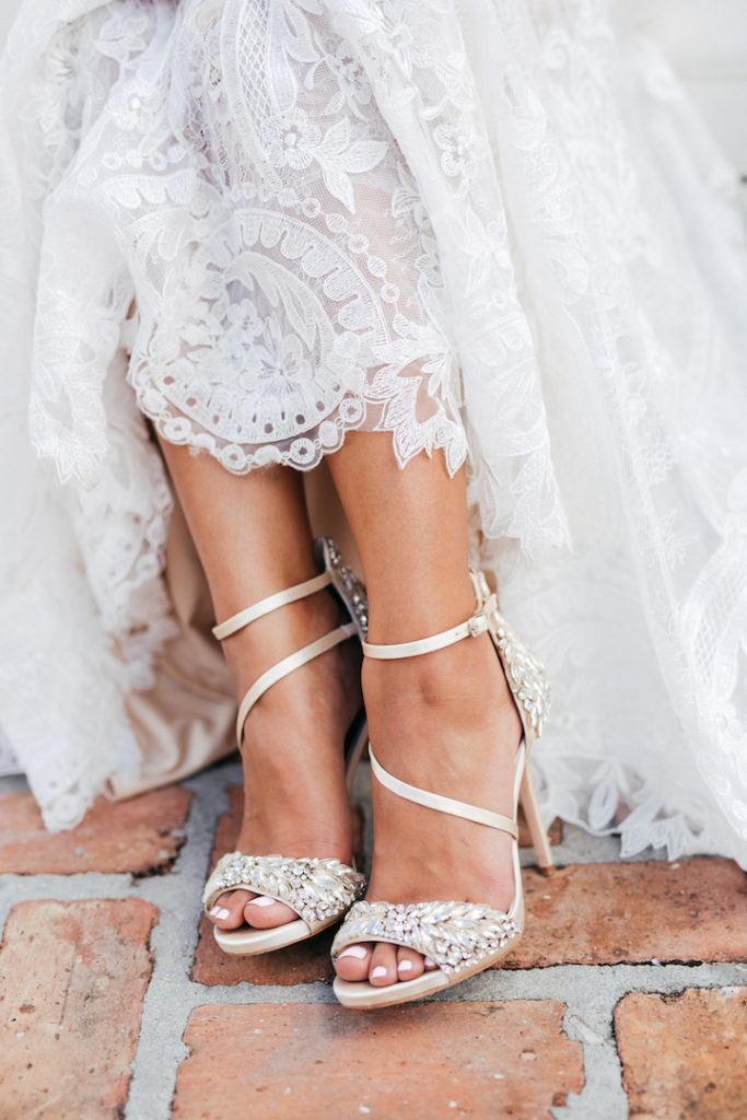 Badgley Mischka: alguns dos modelos mais desejados pelas noivas Via pinterest 1 683x1024 - Badgley Mischka: alguns dos modelos mais desejados pelas noivas